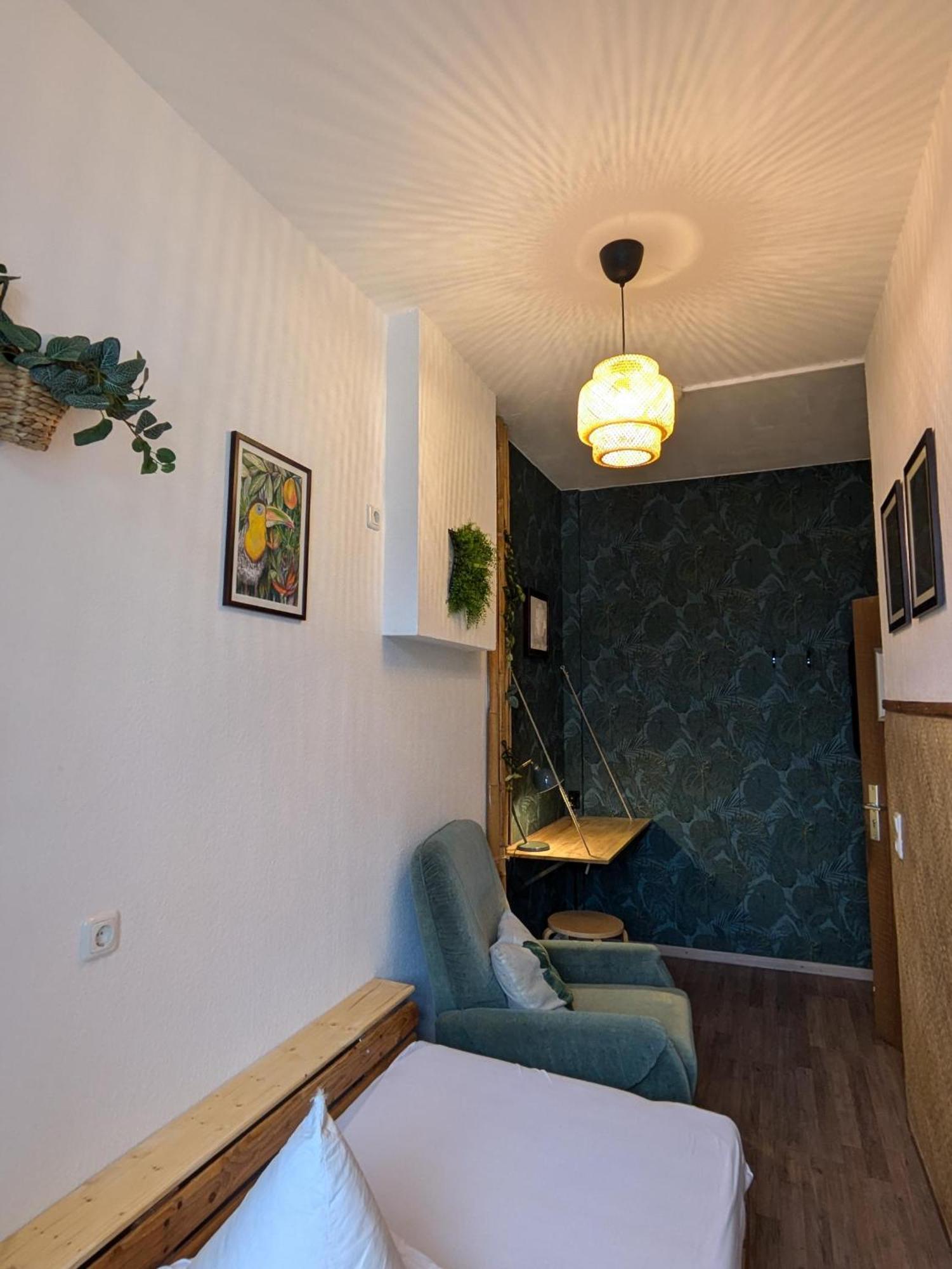 Hostel Lollis Homestay Дрезден Екстериор снимка